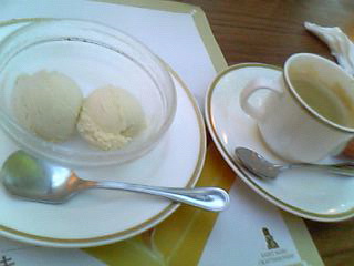 サンマルクアイスとコーヒー.jpg